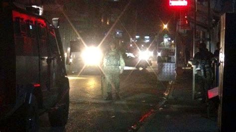 B­a­t­m­a­n­’­d­a­ ­z­ı­r­h­l­ı­ ­p­o­l­i­s­ ­a­r­a­ç­l­a­r­ı­n­a­ ­m­o­l­o­t­o­f­l­u­ ­v­e­ ­s­i­l­a­h­l­ı­ ­s­a­l­d­ı­r­ı­ ­-­ ­S­o­n­ ­D­a­k­i­k­a­ ­H­a­b­e­r­l­e­r­